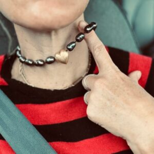 COLLAR ORISSA HEART BLACK PEARL CLARA FORNO
