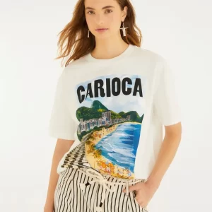 REMERA REGULAR PAISAGEM CARIOCA OFF WHITE FARM RIO