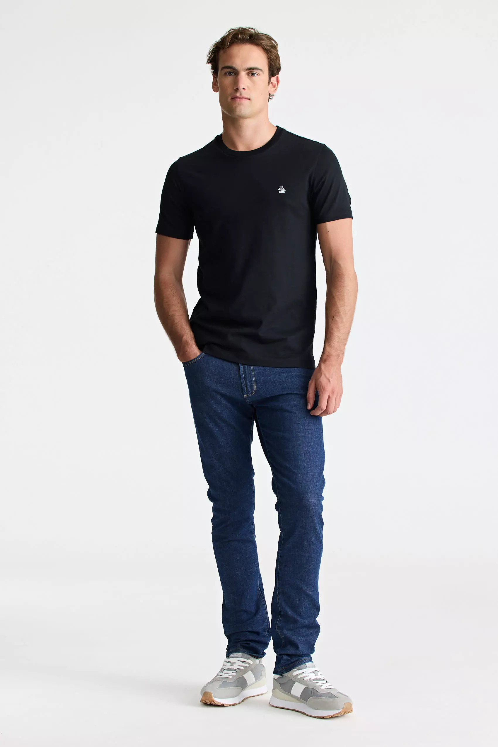 REMERA ORGANIC NEGRA STICKER PENGUIN - Imagen 3
