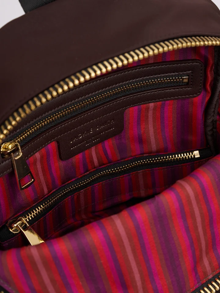 MOCHILA DEAR BACKPACK CHOCOLATE JACKIE SMITH - Imagen 3