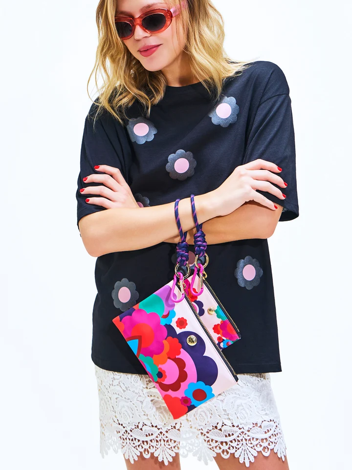 SOBRE DEAR CLUTCH FLOWERS ROSADO JACKIE SMITH - Imagen 3